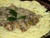 Makaron z sosem pieczarkowym