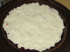 Tort makowy z kremem �mietankowym i d�emem wi�niowym