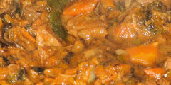 Pomidorowy gulasz wo�owy z pieczarkami