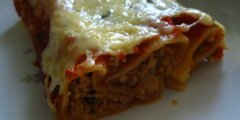 Cannelloni z mi�sem mielonym i mozzarell� w pomidorowym sosie