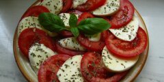 Caprese - super szybka sa�atka z mozzarell� i pomidorami