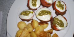 Kotlety mielone z pesto, pomidorami  i mozzarella