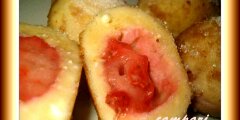 Serowe knedle z truskawkami