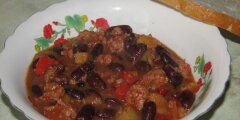 Gulasz z mielonym mi�sem i czerwon� fasolk�