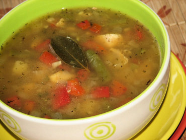 Zdjęcie potrawy Dietetyczna zupa gulaszowa drobiowa na kolorowo