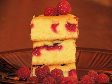 Zdjęcie potrawy Szybkie ciasto na różne sposoby - to jest z malinami