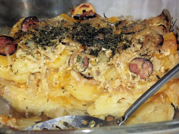 Zdjęcie potrawy Cukinia zapiekana z ziemniakami i kiełbasą w śmietankowym sosie