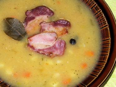 Zdjęcie potrawy Kremowa jarzynowa zupa z plasterkami boczku