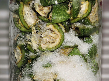 Zdjęcie potrawy Nalewka z zielonych orzechów włoskich