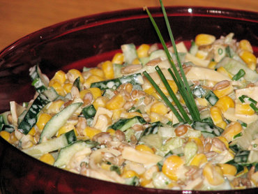 Zdjęcie potrawy Ogórkowo-serowa sałatka do grilla