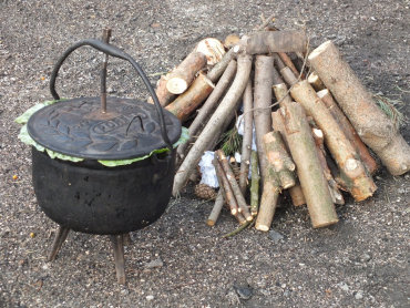 Zdjęcie potrawy Pieczonki w kociołku na ognisku