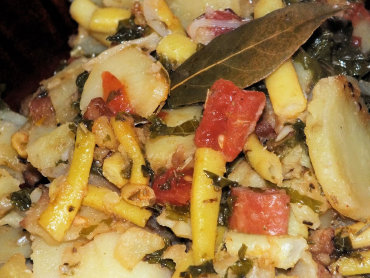 Zdjęcie potrawy Potrawka ziemniaczana z fasolką szparagową i jarmużem