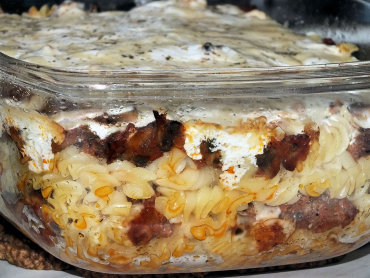 Zdjęcie potrawy Zapiekanka makaronowa pod śmietankowo-serową pierzynką