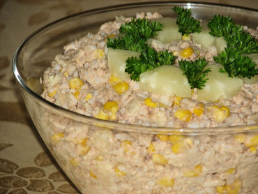 Zdjęcie potrawy Sałatka z tuńczykiem i ananasem