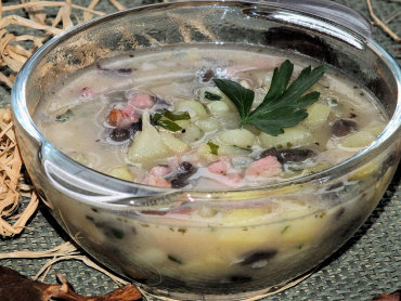 Zdjęcie potrawy Zupa ziemniaczana z suszonymi grzybami