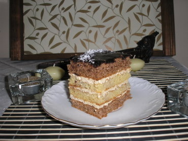 Zdjęcie potrawy Tortowe ciasto migdałowo-orzechowe