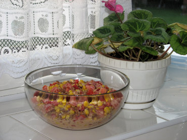 Zdjęcie potrawy Sałatka z pomidorów i papryki do grilla