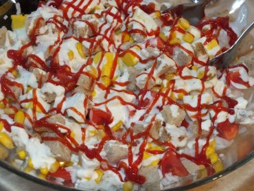 Zdjęcie potrawy Warstwowa i kolorowa sałatka z grzankami
