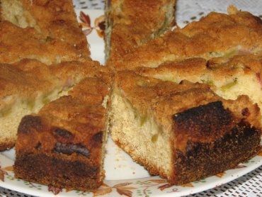 Zdjęcie potrawy Ciasto drożdżowe z rabarbarem i kruszonką