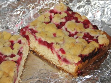 Zdjęcie potrawy Drożdżowe ciasto z czerwonymi porzeczkami