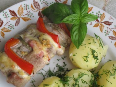 Zdjęcie potrawy Polędwiczki faszerowane papryką, ogórkiem, cebulą i serem