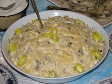 Zdjęcie potrawy Sałatka ziemniaczana ze śledzikiem