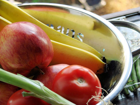 Jak myć owoce i warzywa?