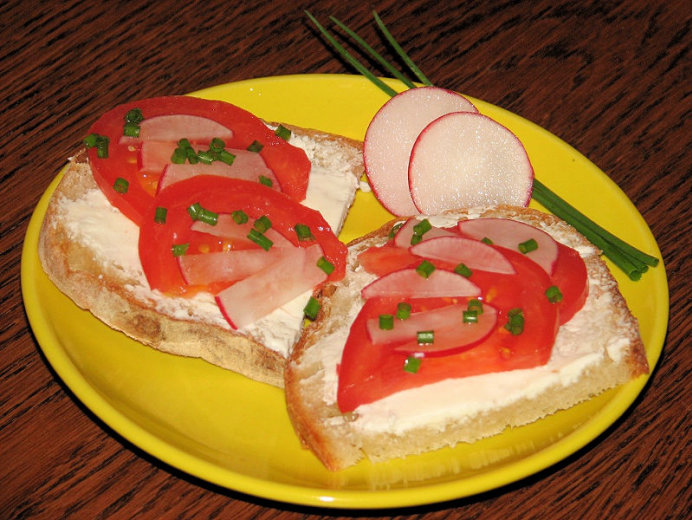Kanapki z Fetą, pomidorem i rzodkiewką - zdjęcie 2