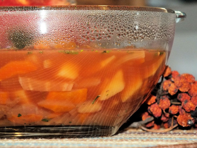 Pożywna zupa z kiszonych warzyw