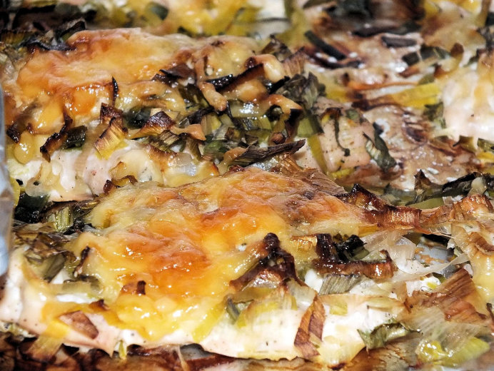 Filety z kurczaka pod pierzynką z pora, czosnku i sera - zdjęcie 3