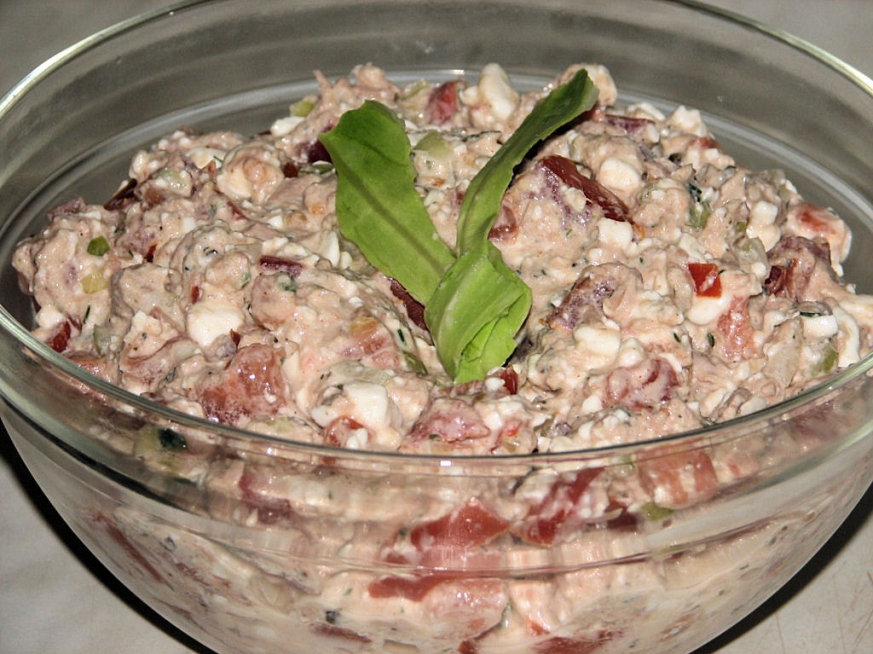 Dietetyczna sałatka z serkiem i tuńczykiem - zdjęcie 2