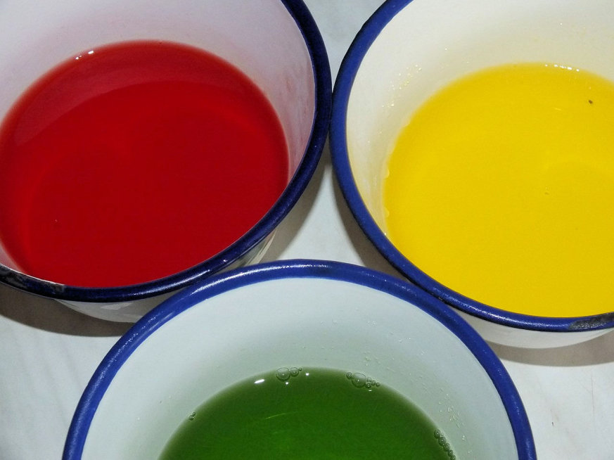Jogurtowiec z kolorowymi galaretkami - zdjęcie 3