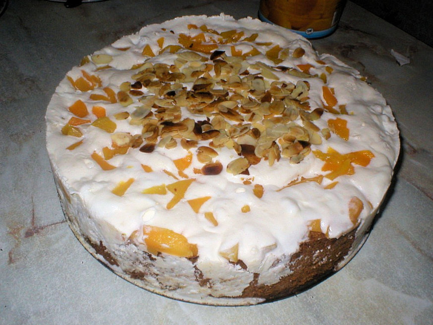 Tort lodowo-brzoskwiniowy