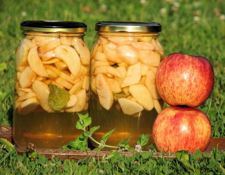 Aromatyczny kompot z jabłek