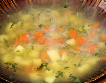 Zupa ziemniaczana z marchewką i porem