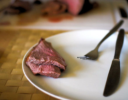 Jak powinno się kroić zimne mięsa?