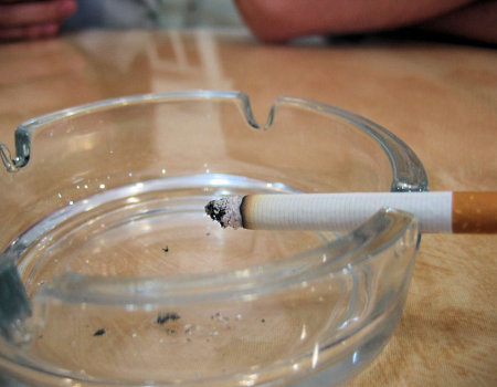 Jak pozbyć się zapachu papierosów z domu?