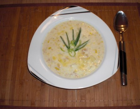 Zupa serowo-porowa z mięsem mielonym
