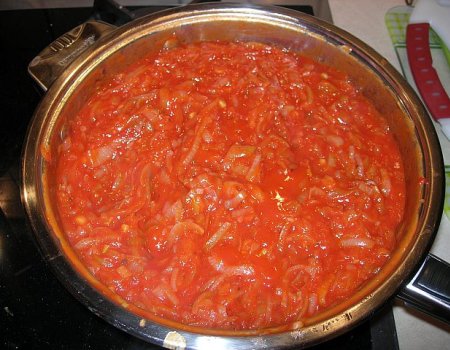 Sos pomidorowo cebulowy