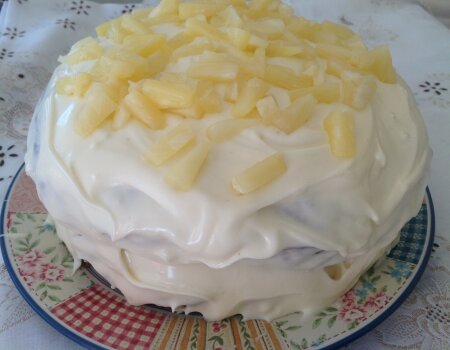 Tort marchewkowo-ananasowy z kremem