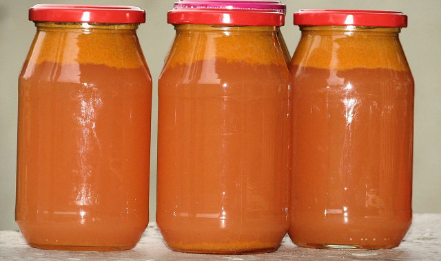 Domowy sok jabłkowo-marchewkowy