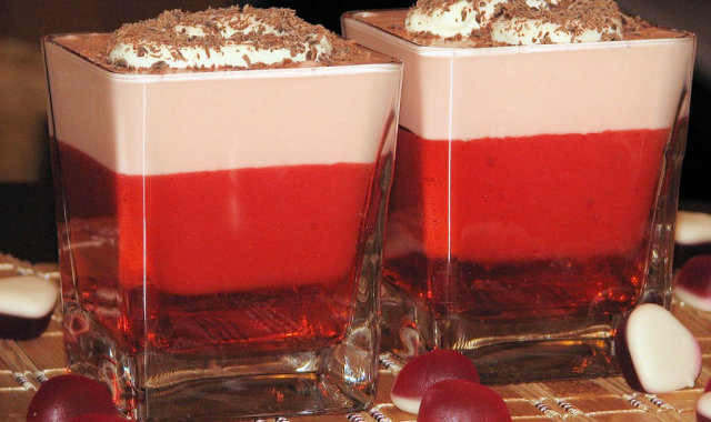 Galaretkowo-truskawkowy deser na Walentynki