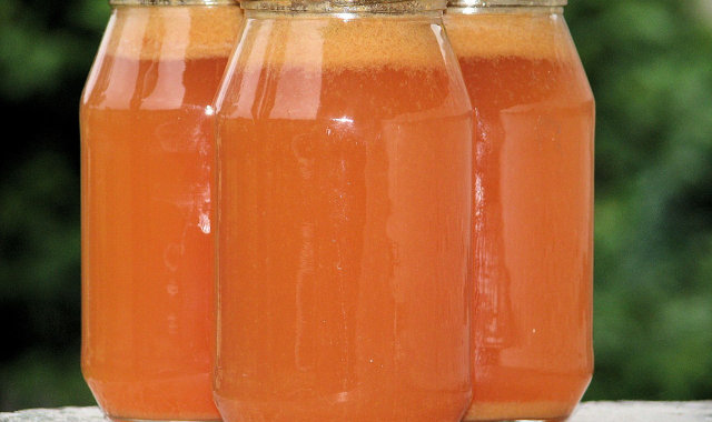 Orzeźwiający sok z jabłek