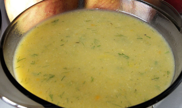 Wakacyjna zupa brokułowa krem