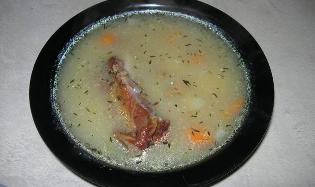 Zupa koperkowa z wędzonką