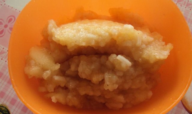 Deserek jabłkowo-ryżowy dla maluszków