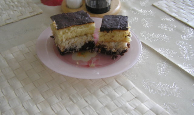 Ciasto biszkoptowe z masą kokosową
