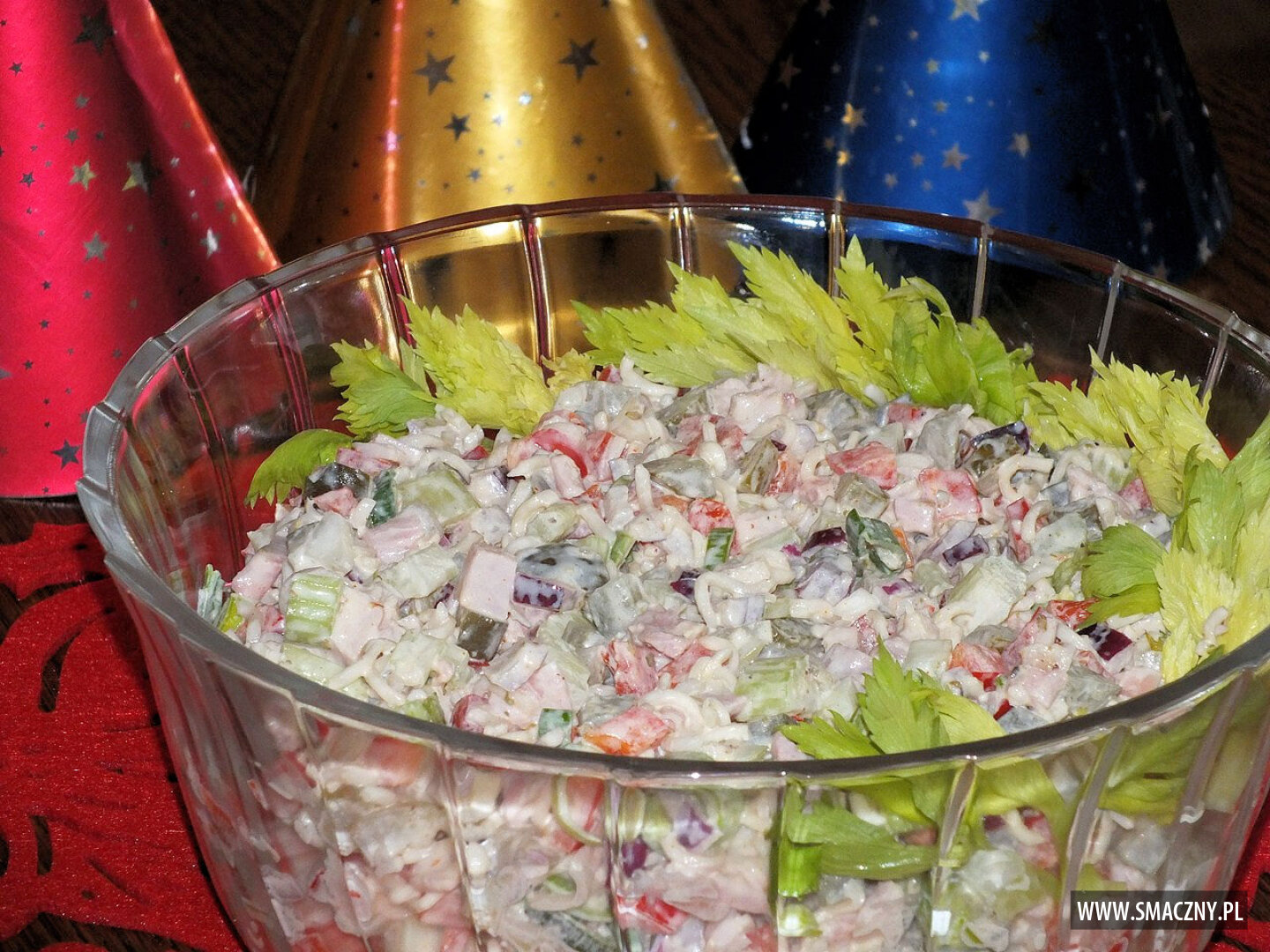 Chrupiąca sałatka na sylwestrowe przyjęcie - Przepisy kulinarne - Sałatki