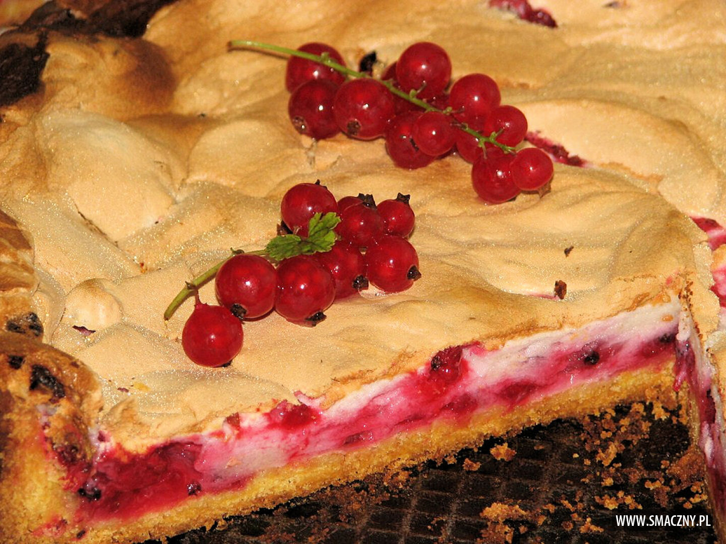 Ciasto z czerwonymi porzeczkami - Przepisy kulinarne - Ciasta i słodk