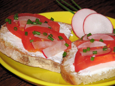 Zdjęcie potrawy Kanapki z Fetą, pomidorem i rzodkiewką